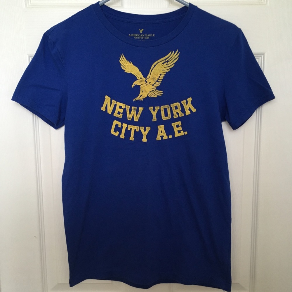 🦅American Eagle short sleeve shirt